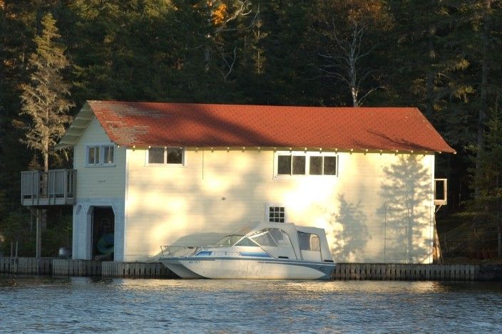 lake of the woods boat house