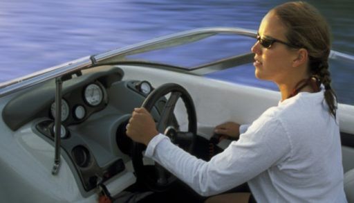 Starboard steering on American powerboats explained