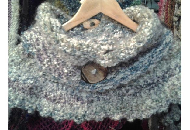 Knitted cowl