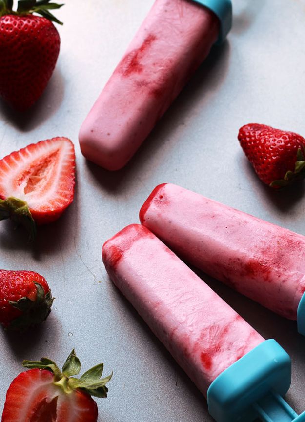 Coconut strawberry swirl pops