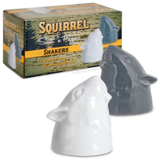 Squirrel salt and pepper shakers