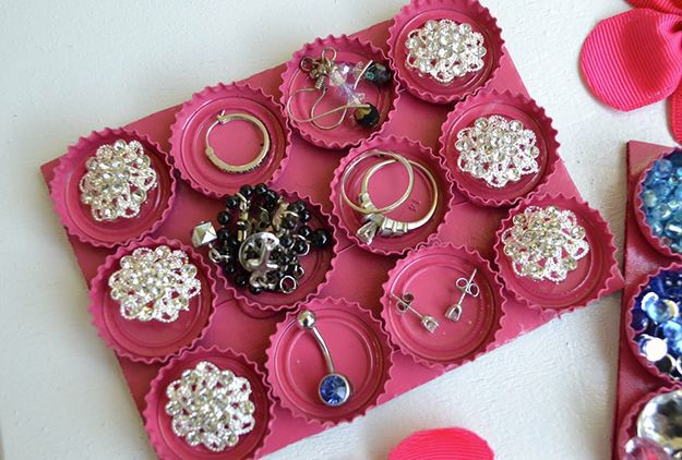 Bottle cap organizer