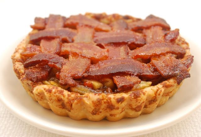Bacon lattice apple pie