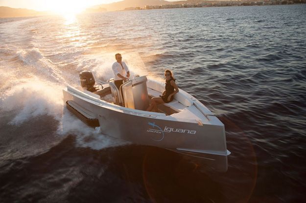 Iguana Yacht amphibious boat