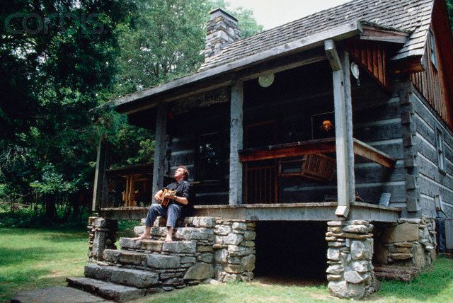 Johnny Cash cabin exterior