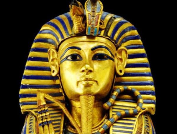 Egyptian pharaoh statue