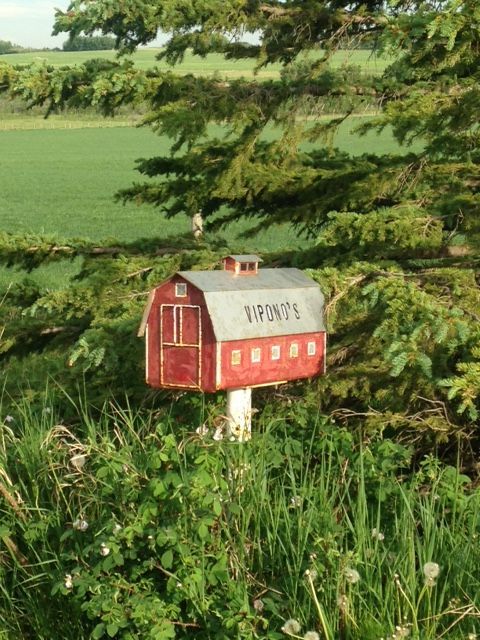 Barn mailbox