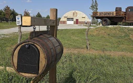 Wine barrel mailbox