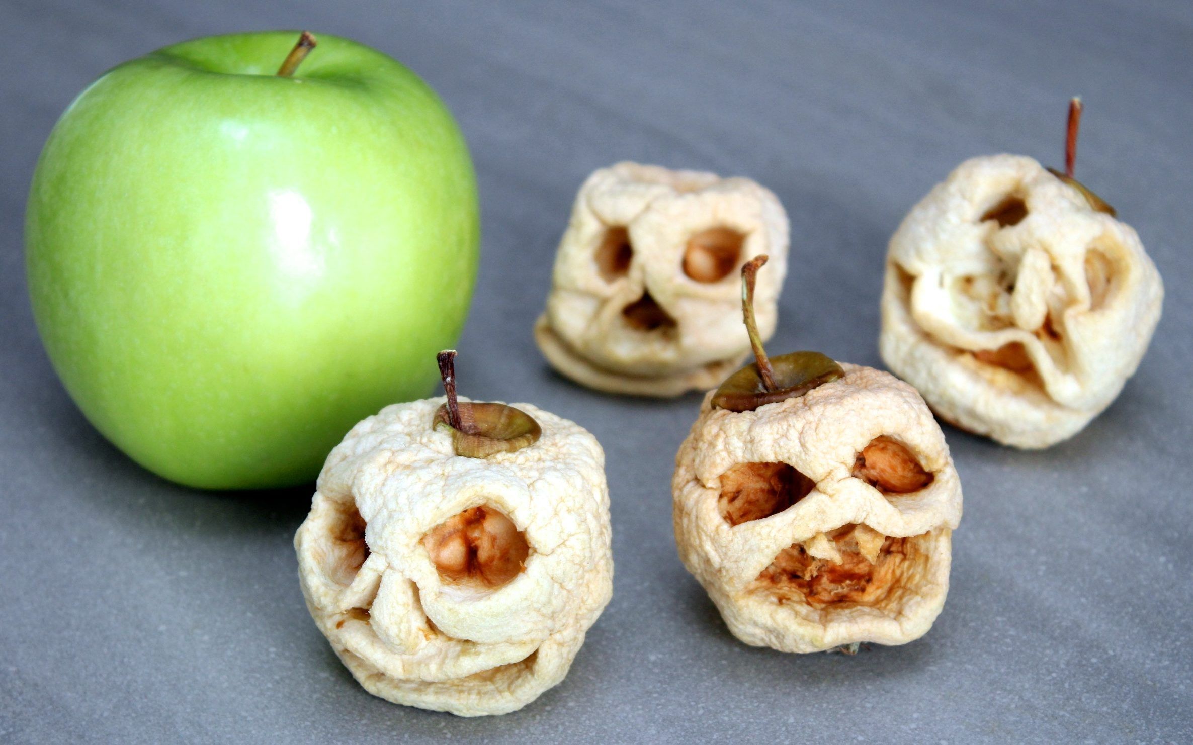 Make shrunken heads for Halloween