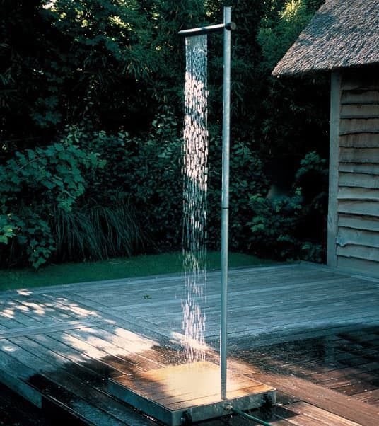 Minimalist outdoor shower