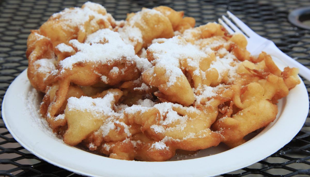 Funnel-cake-at-a-fair