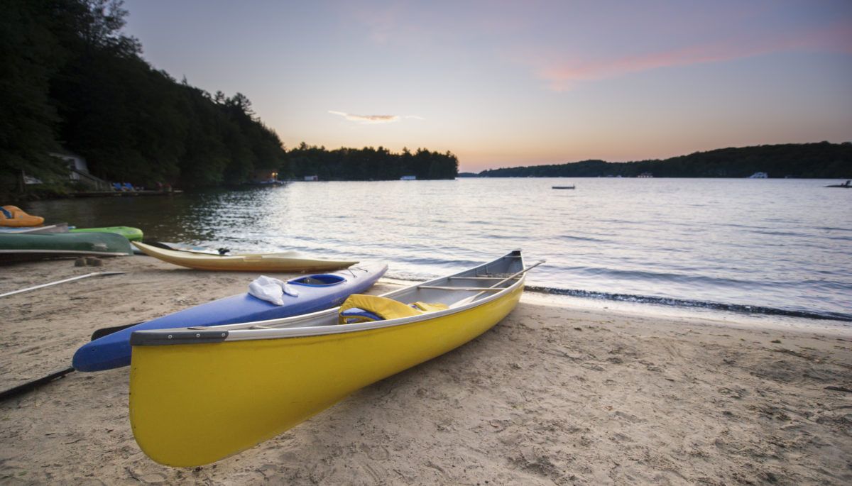 canoes-cottage-beach