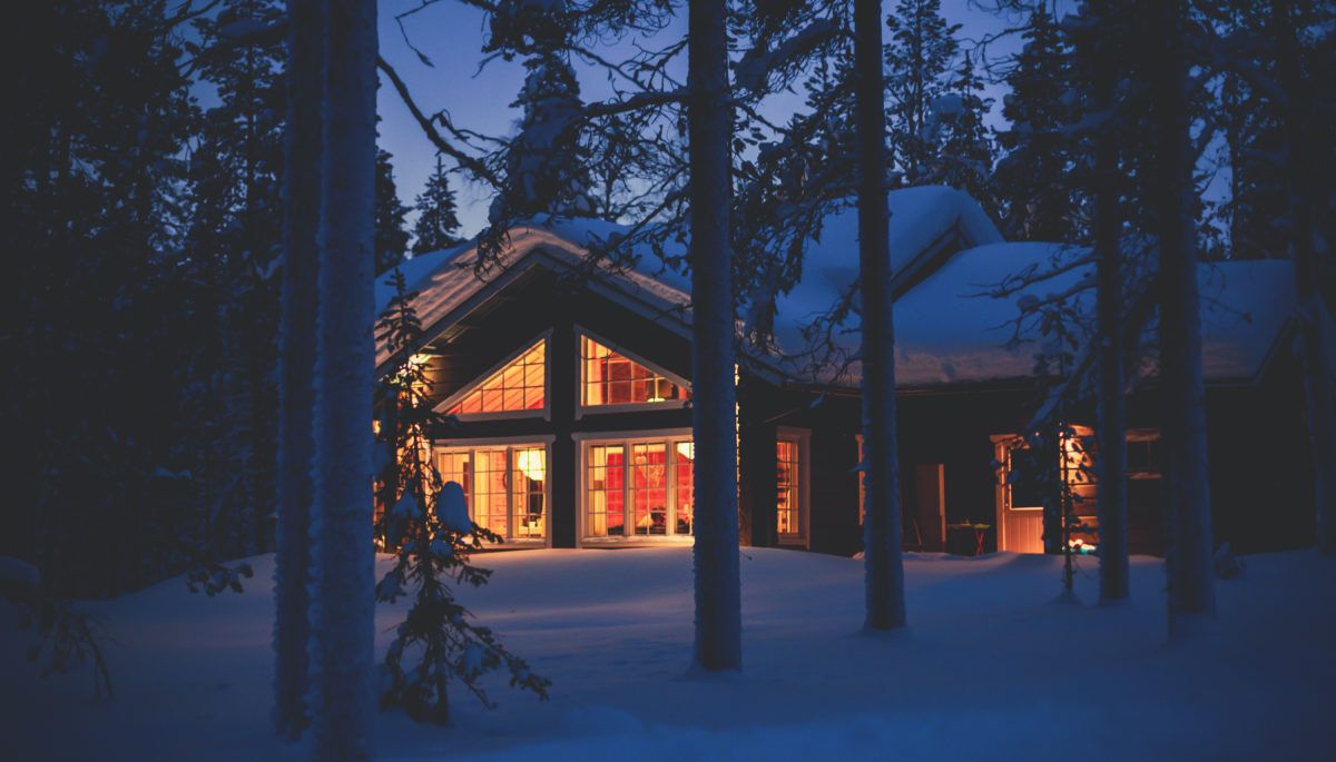 a-cottage-in-the-woods-winter-night