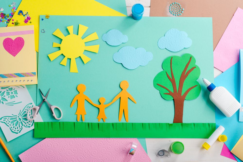 crafts-paper-a-family-cut-out-of-paper-diy