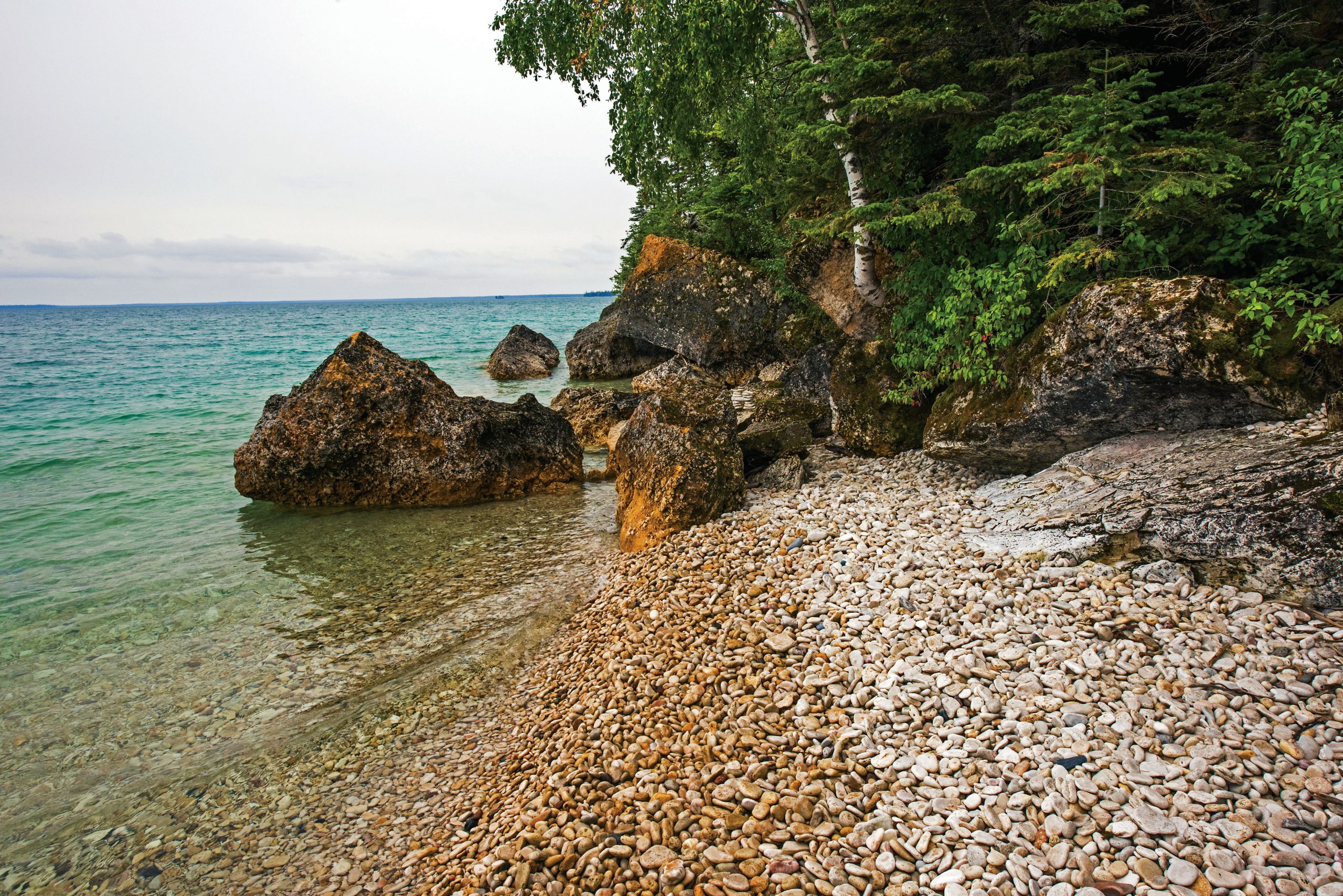 clearwater-lake-with-rocky-beach