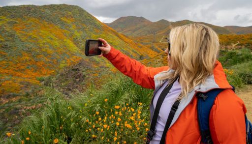 blonde-woman-hiker-takes-selfie-at-Walker-Canyon