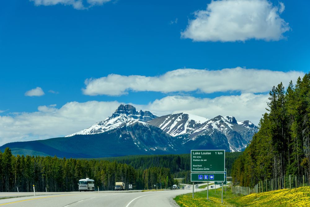 drive-to-lake-louise