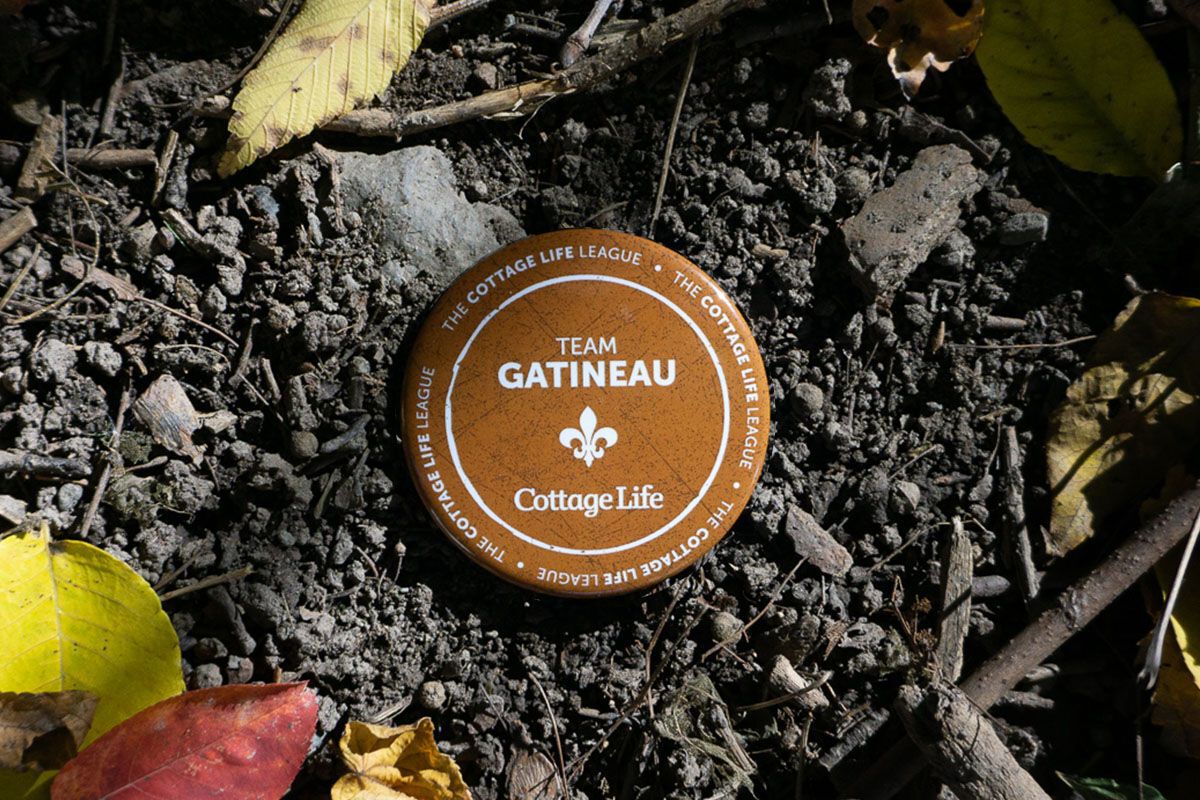 a button with Gatineau on it
