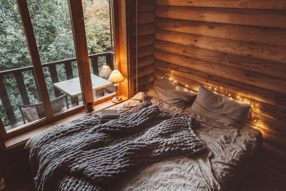 a-cozy-rustic-bed