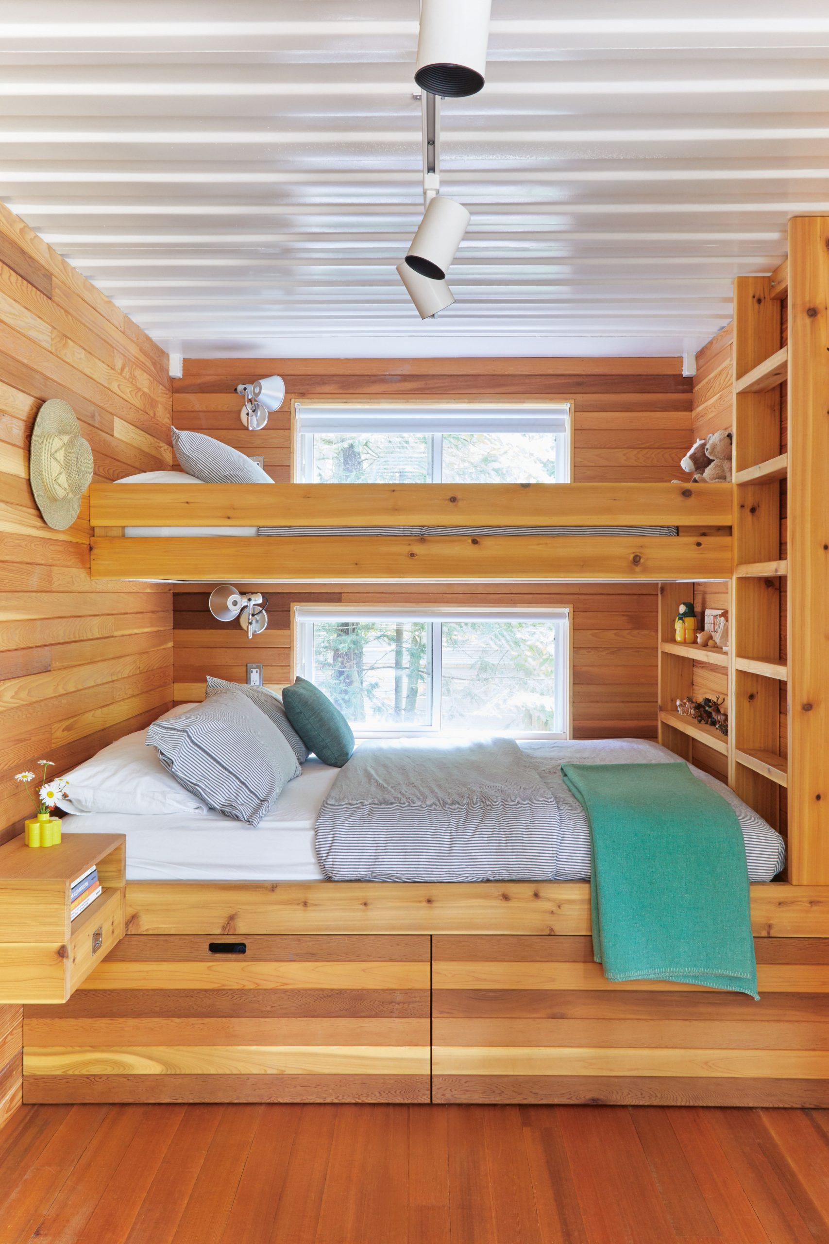 bedroom-shipping-container