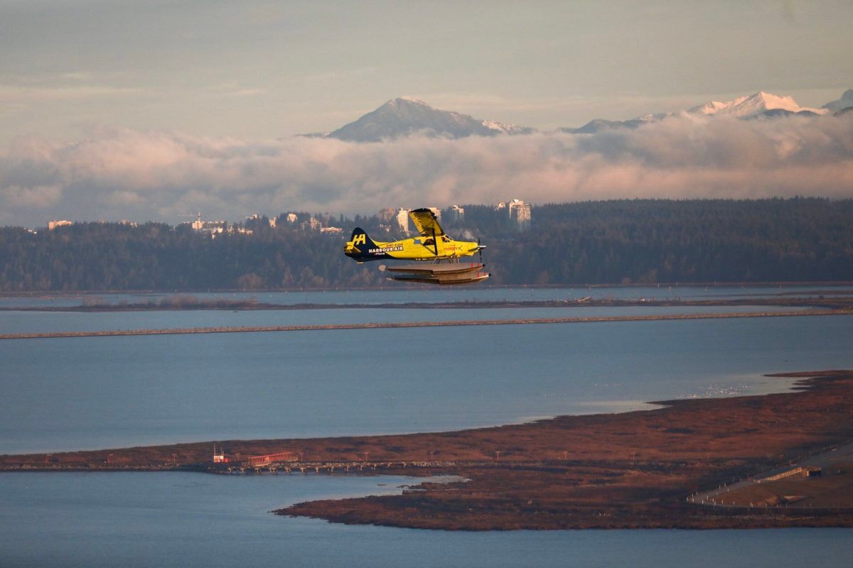 electric float plane