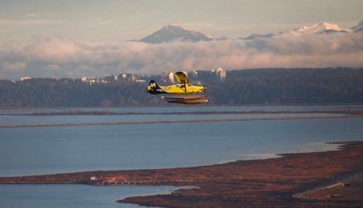 electric float plane