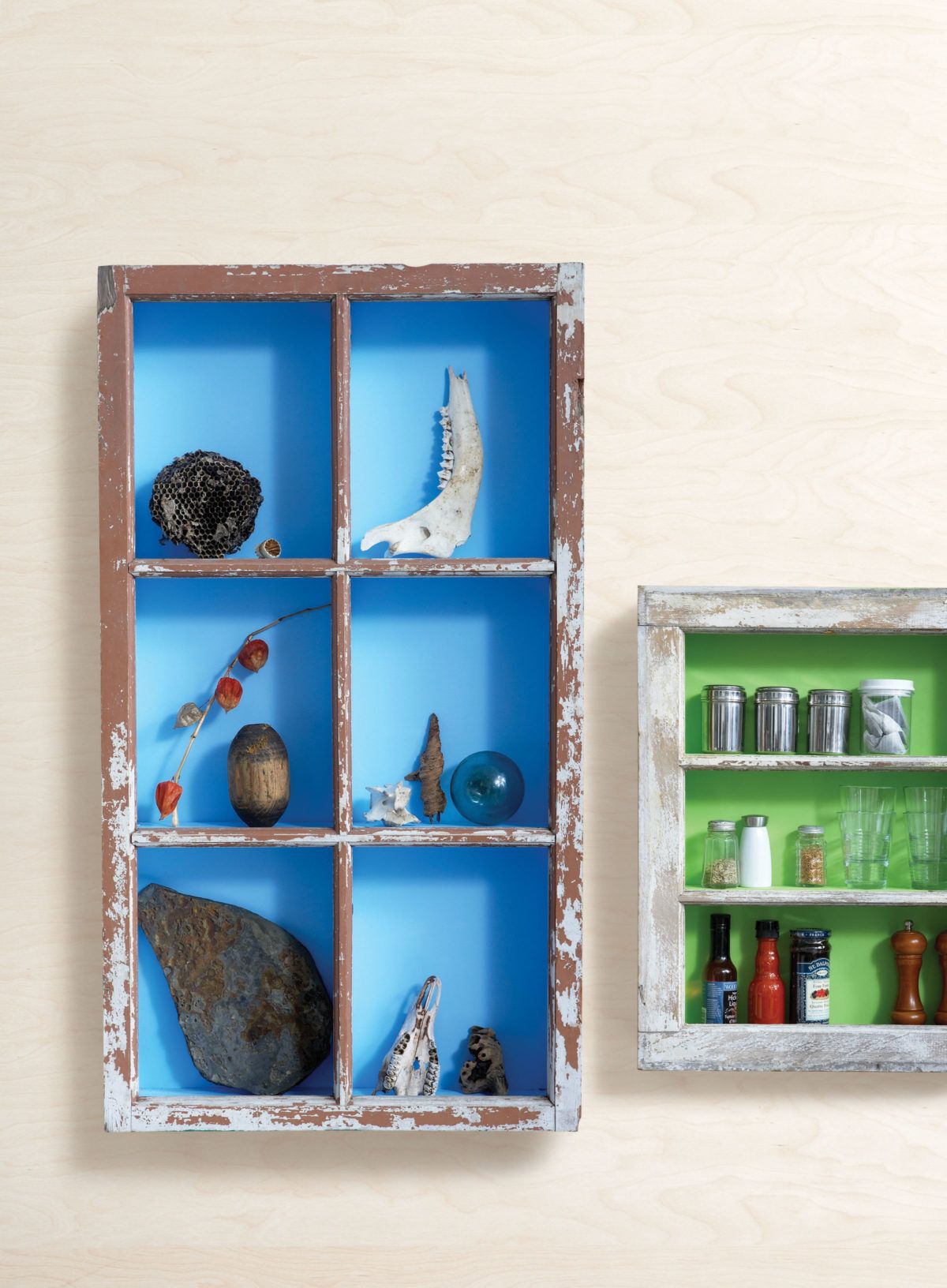 Shadow box for displaying objects