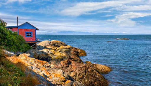Cottage on the ocean in Victoria BC