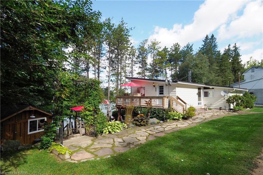 Lake Conestogo cottage