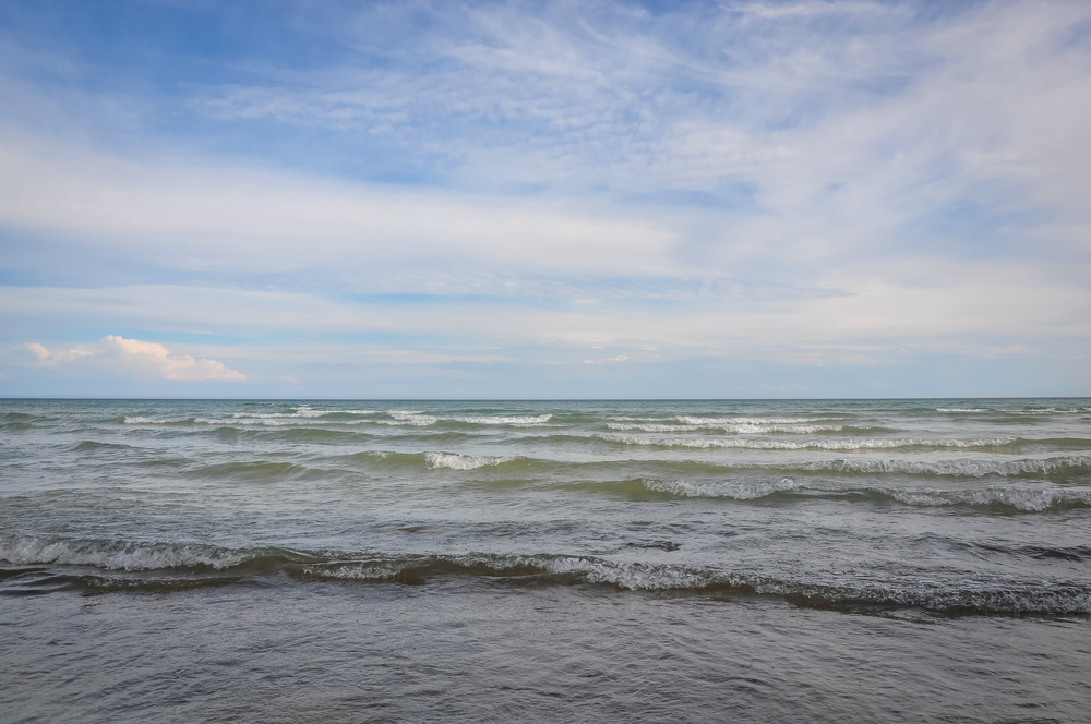 Wavy water in Presqu'ile point, rip current