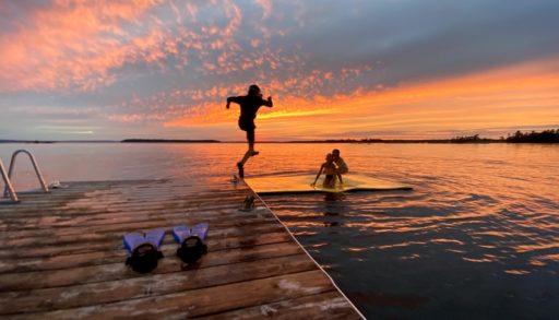 Docking jumping in water
