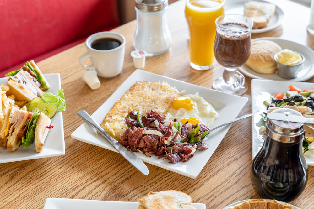 Breakfast at greasy spoon