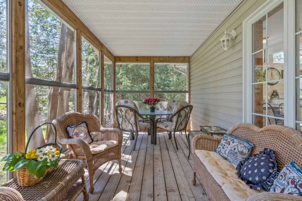 screened in porch