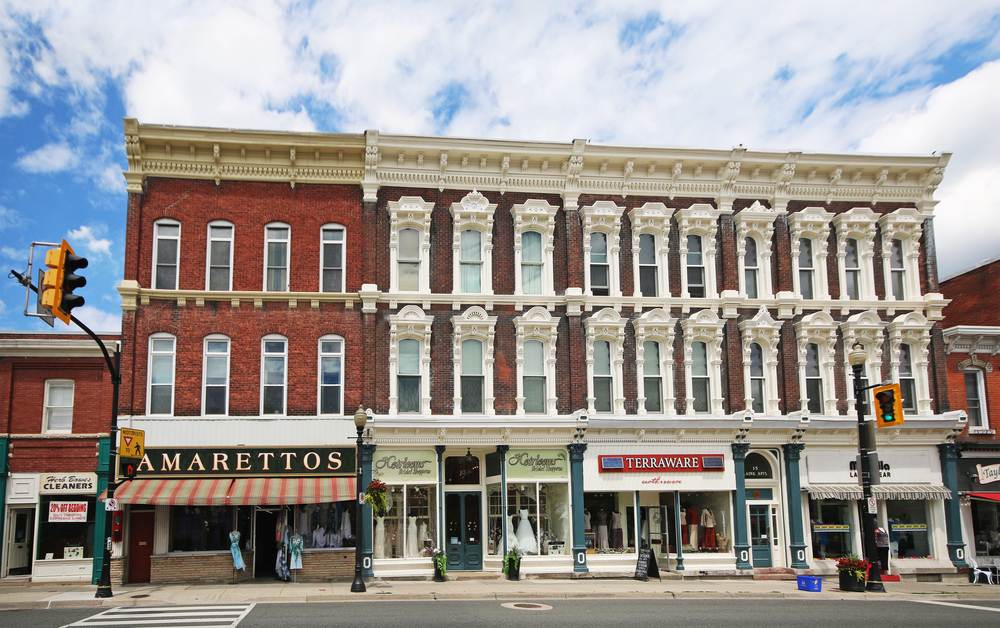 DUNDAS, CANADA - JUNE 28, 2016: Shops on the main street through Dundas. Dundas is a formerly independent town but now part of the city of Hamilton, Ontario, Canada. ontario town