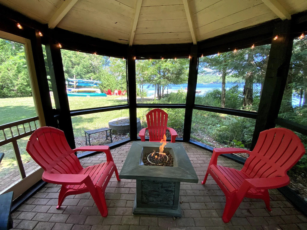 A screened-in patio