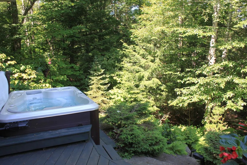 Cottage hot tub