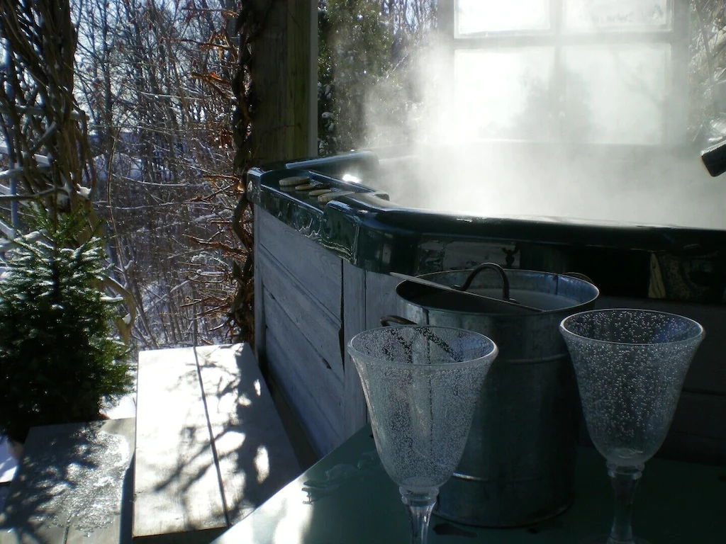 Cottage Hot Tub