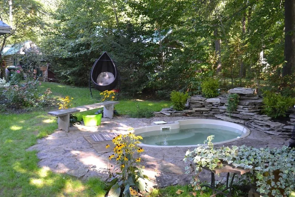 Cottage Hot Tub