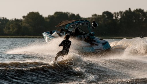 Wakeboard Boat