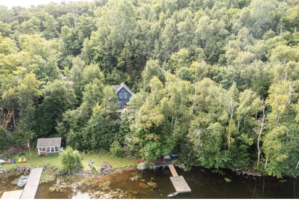 Aerial view of cottage on Raven Lake