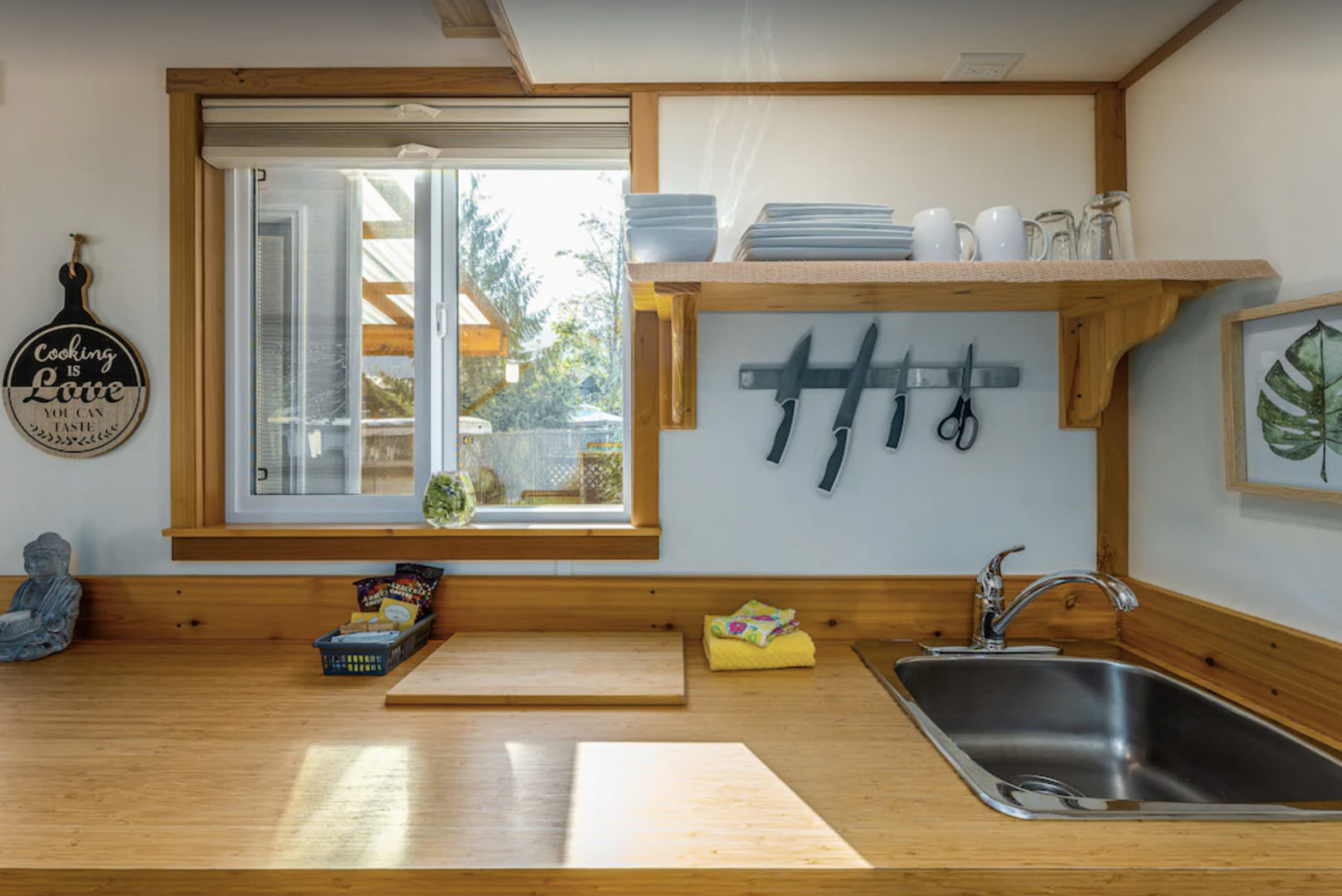 westwood lake nanaimo tiny home rental