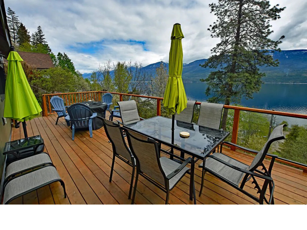 Kootenay Lake Cottage