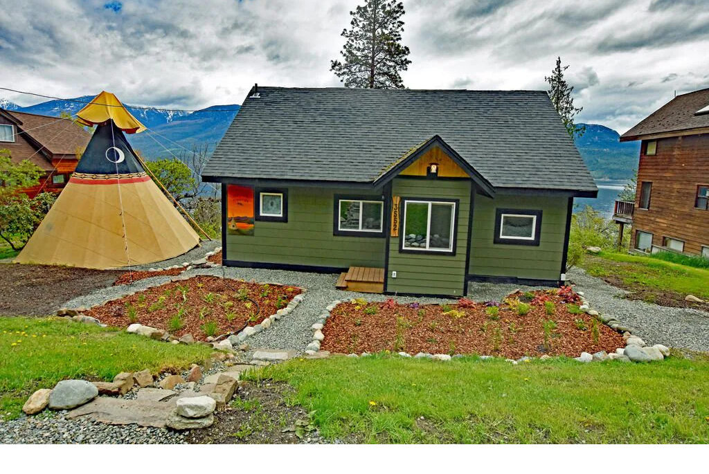 Kootenay Lake Cottage