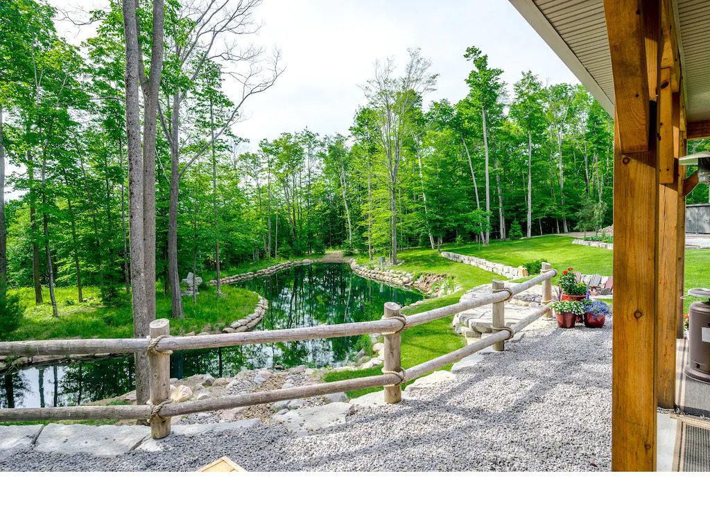 Kootenay Lake Cottage