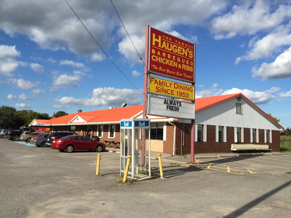 exterior shot of Haugen’s Chicken & Ribs Barbecue in Port Perry