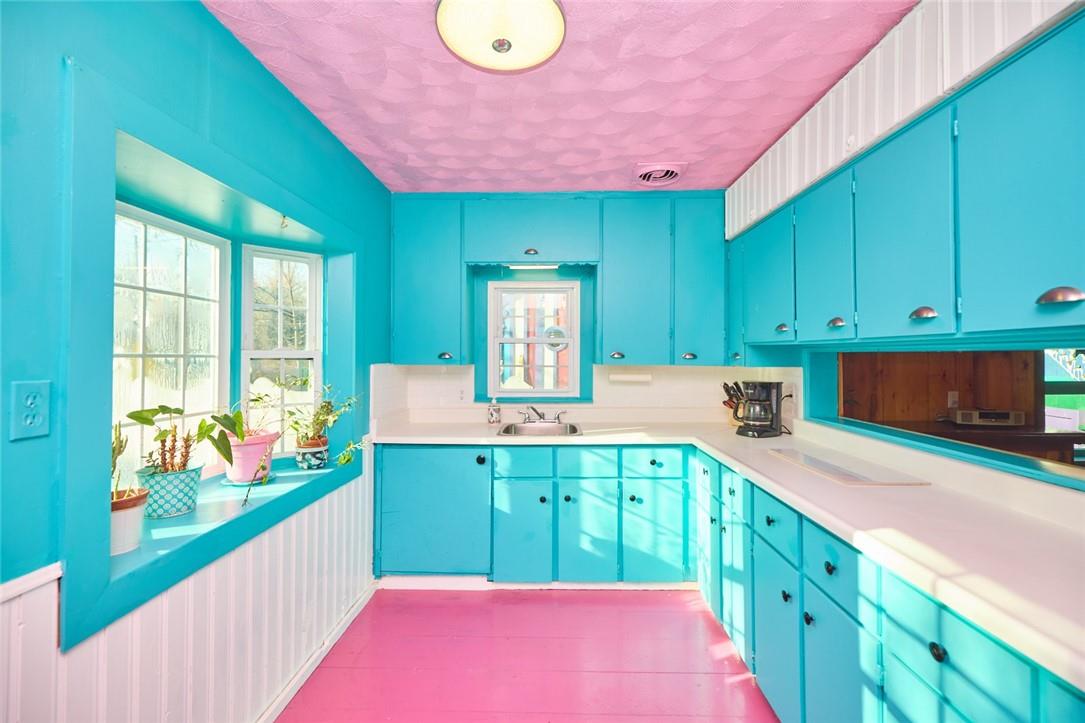 Kitchen of 30 Auditorium Circle