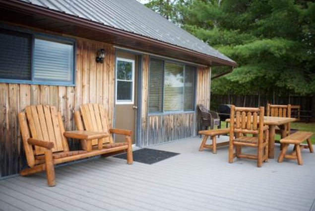Exterior shot of a cottage in Bonnechere park