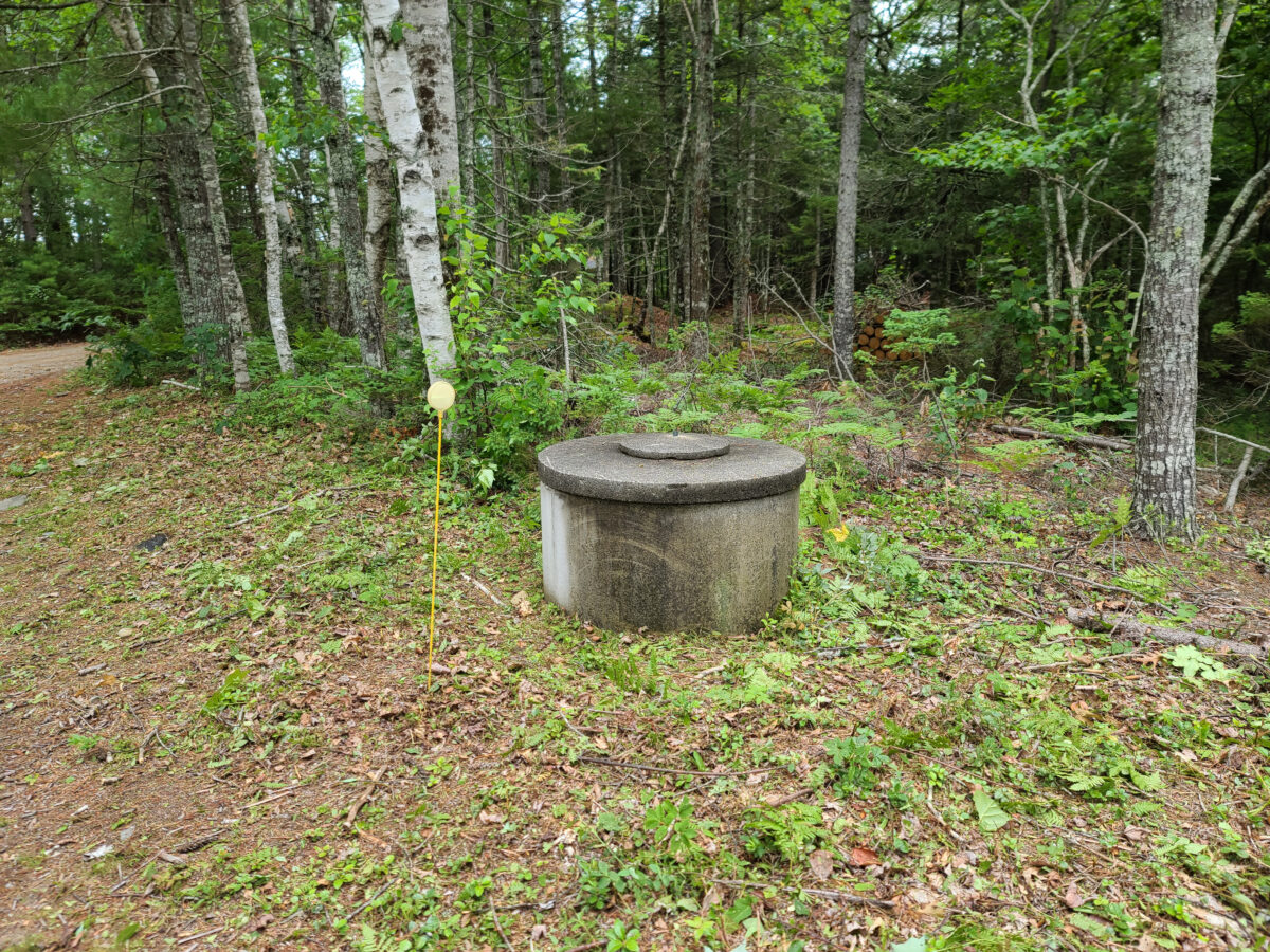 a photo of a dug well