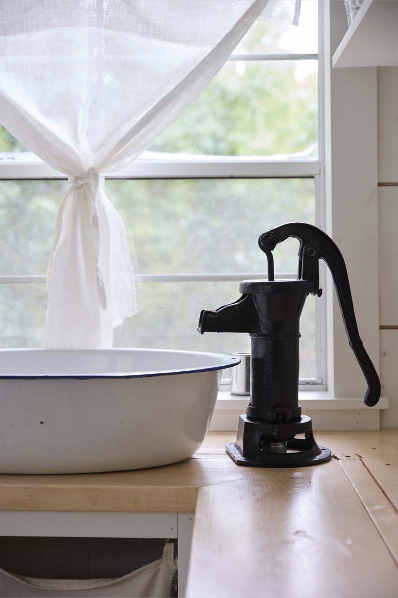 Close up of the antique hand pump